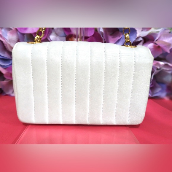 RARE Chanel Mini Lambskin Bag - Picture 5 of 16